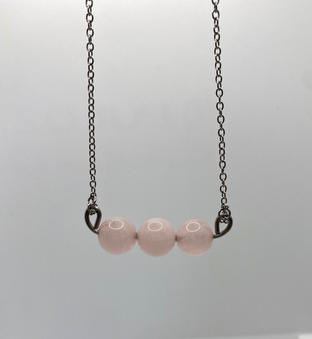 Pendentif Trio Quartz Rose – Élégance et Douceur