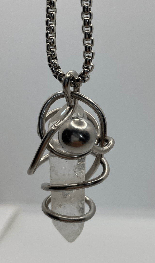 Pendentif Unique en Cristal de Roche et Acier Inoxydable