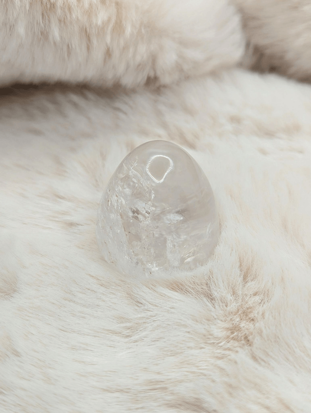 Œuf en Cristal de Roche Naturel