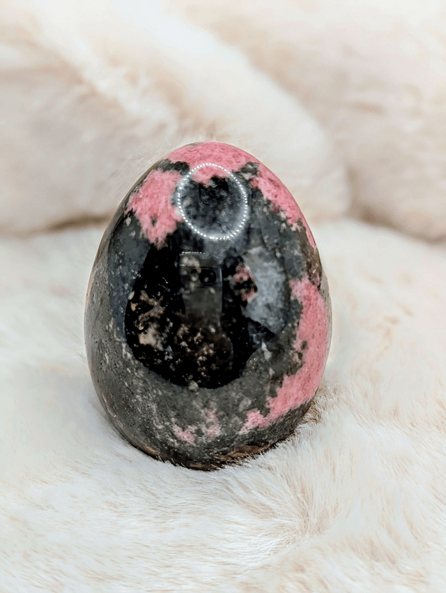 Œuf en Rhodonite