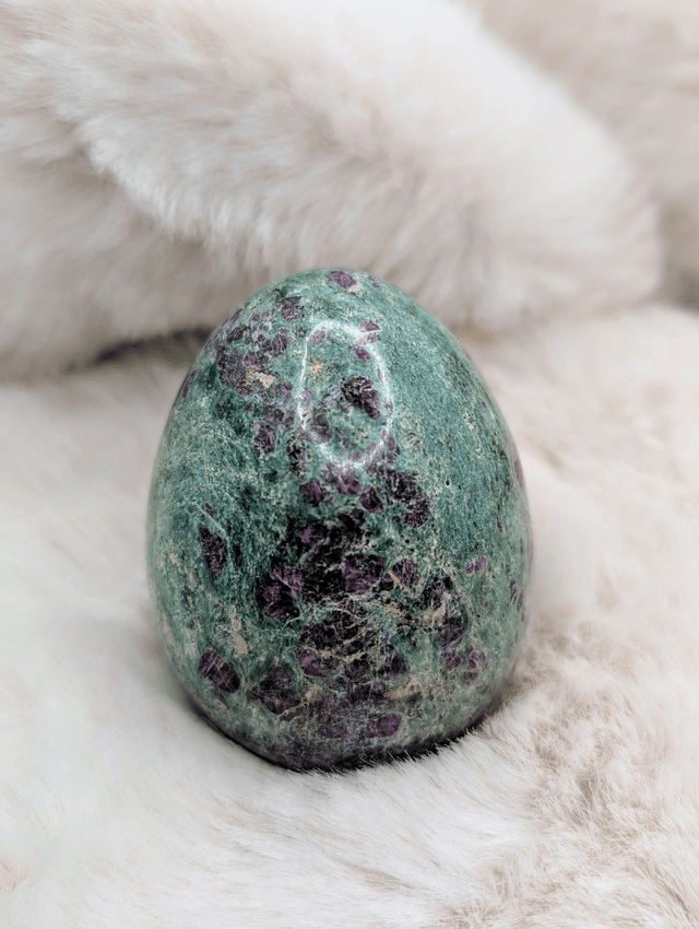 Œuf en Rubis Fuschite – 172g