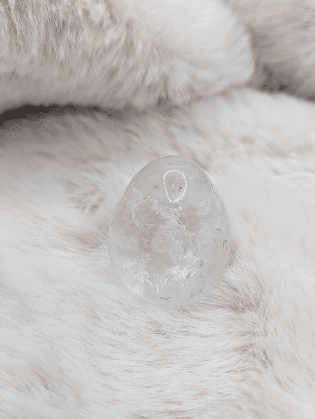 Œuf en Cristal de Roche Naturel