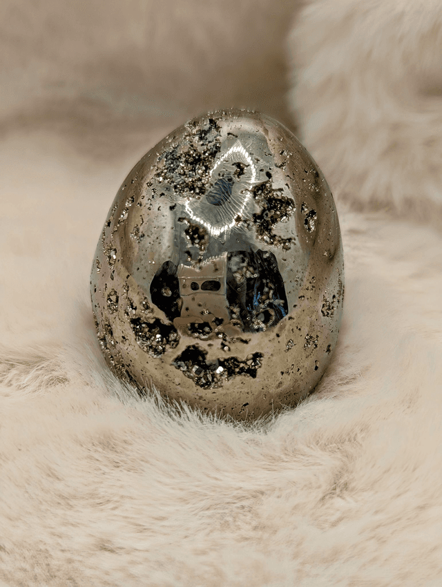 Œuf en Pyrite Naturelle